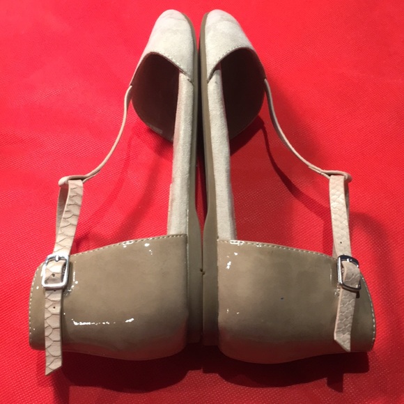 Aldo Pointy, Closed Toed Sandals - Picture 7 of 7